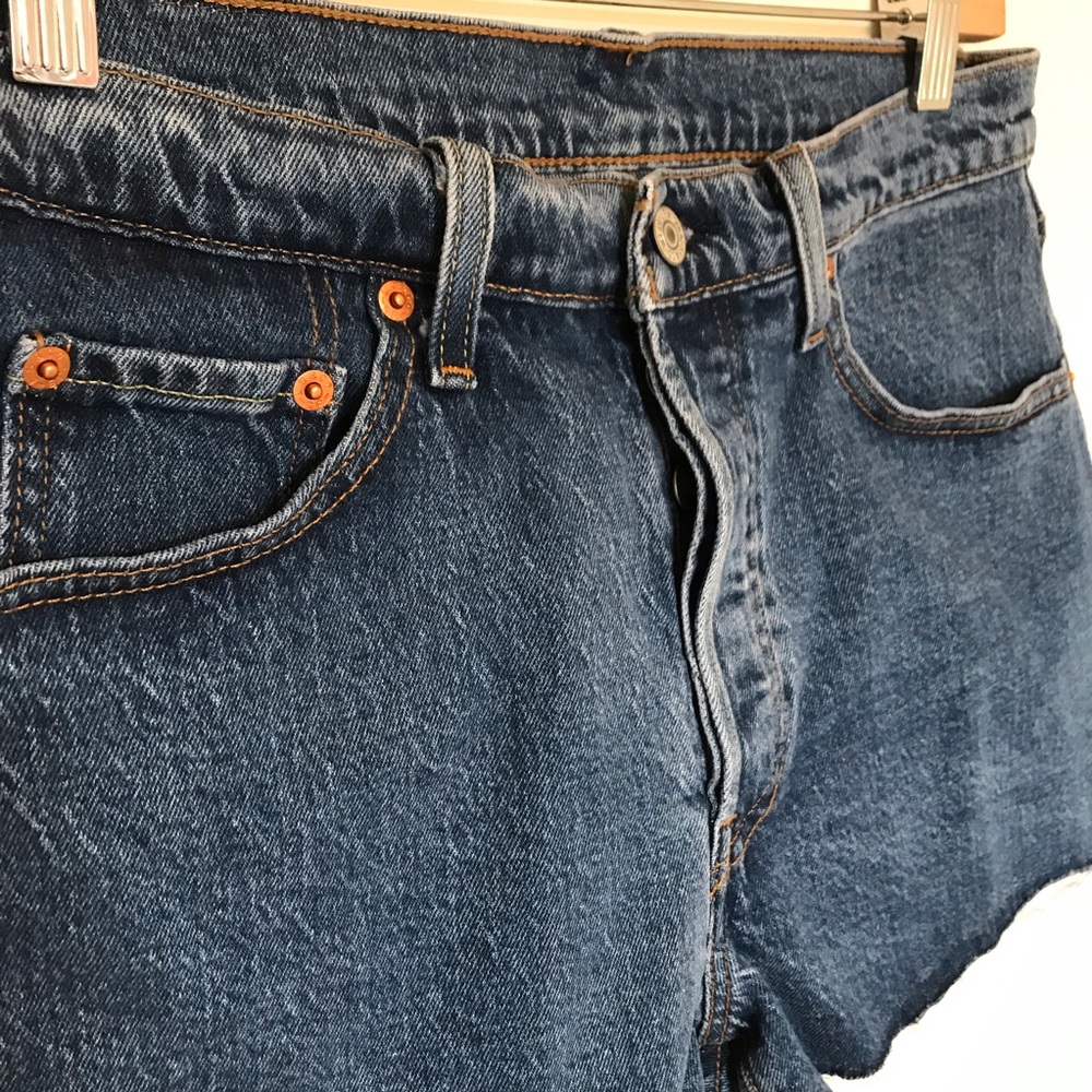 SOLD Levi’s Denim Shorts - Picture 3 of 6